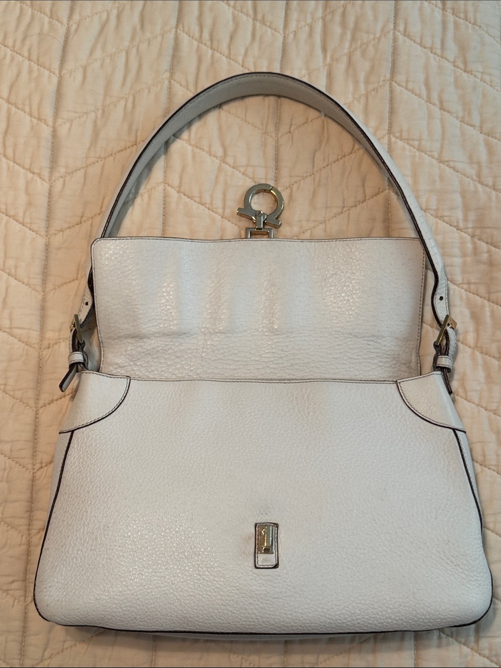 Salvatore Ferragamo Cream Leather Shoulder Bag with Gold Hardware - Picture 11 of 16
